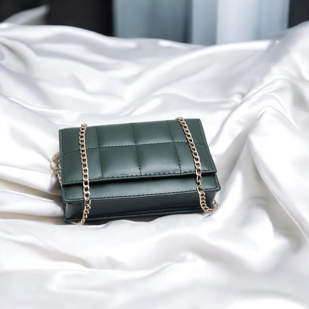 AURA ROYALE Elegant Quilted Dark Green Crossbody Clutch Bag with Gold Chain Strap for Women